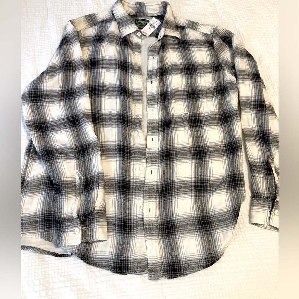 Men’s American Eagle Button up.